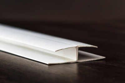 Угол ПВХ для панелей Н-образный 3,0м (50шт/уп) (соединение)